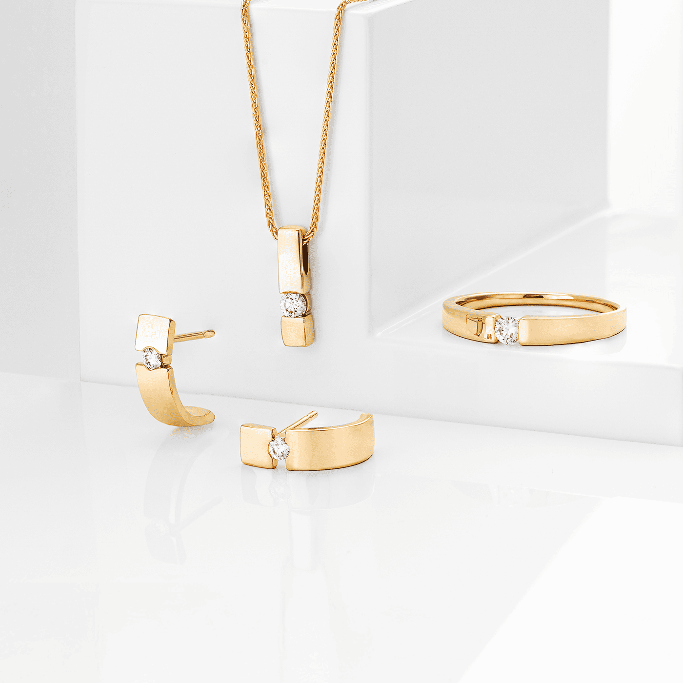 Ring Diamant ca. 0,10 ct. 585er Gelbgold In Love Solitär Ring Diamant ca. 0,10 ct. 585er Gelbgold In Love Solitär