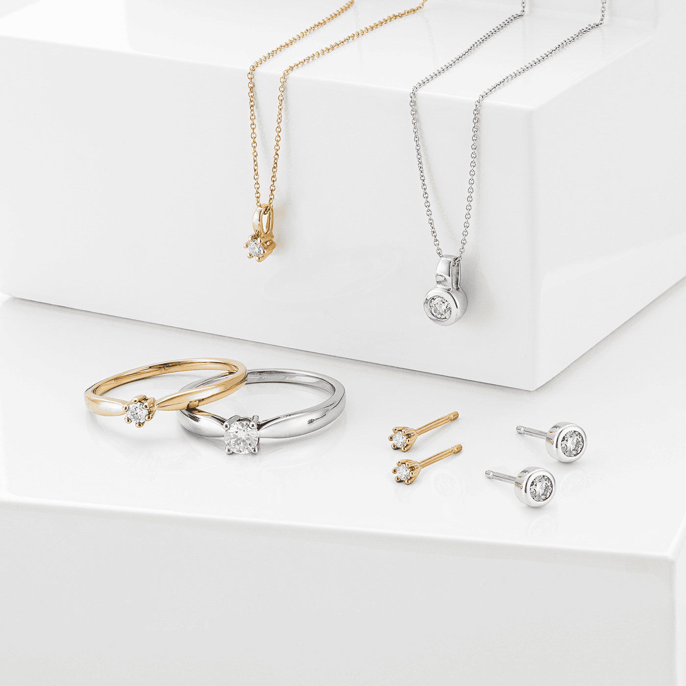 Ohrringe Diamant zus. ca. 0,2 ct. 333er Weißgold Select Solitär